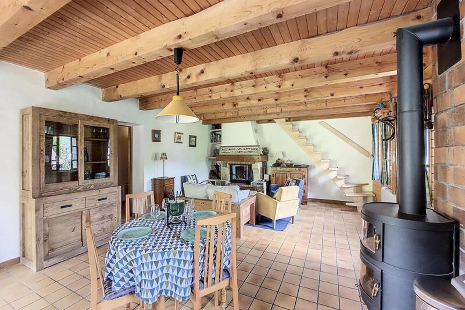 Chalets à Seytroux (Haute-Savoie)-Eetkamer