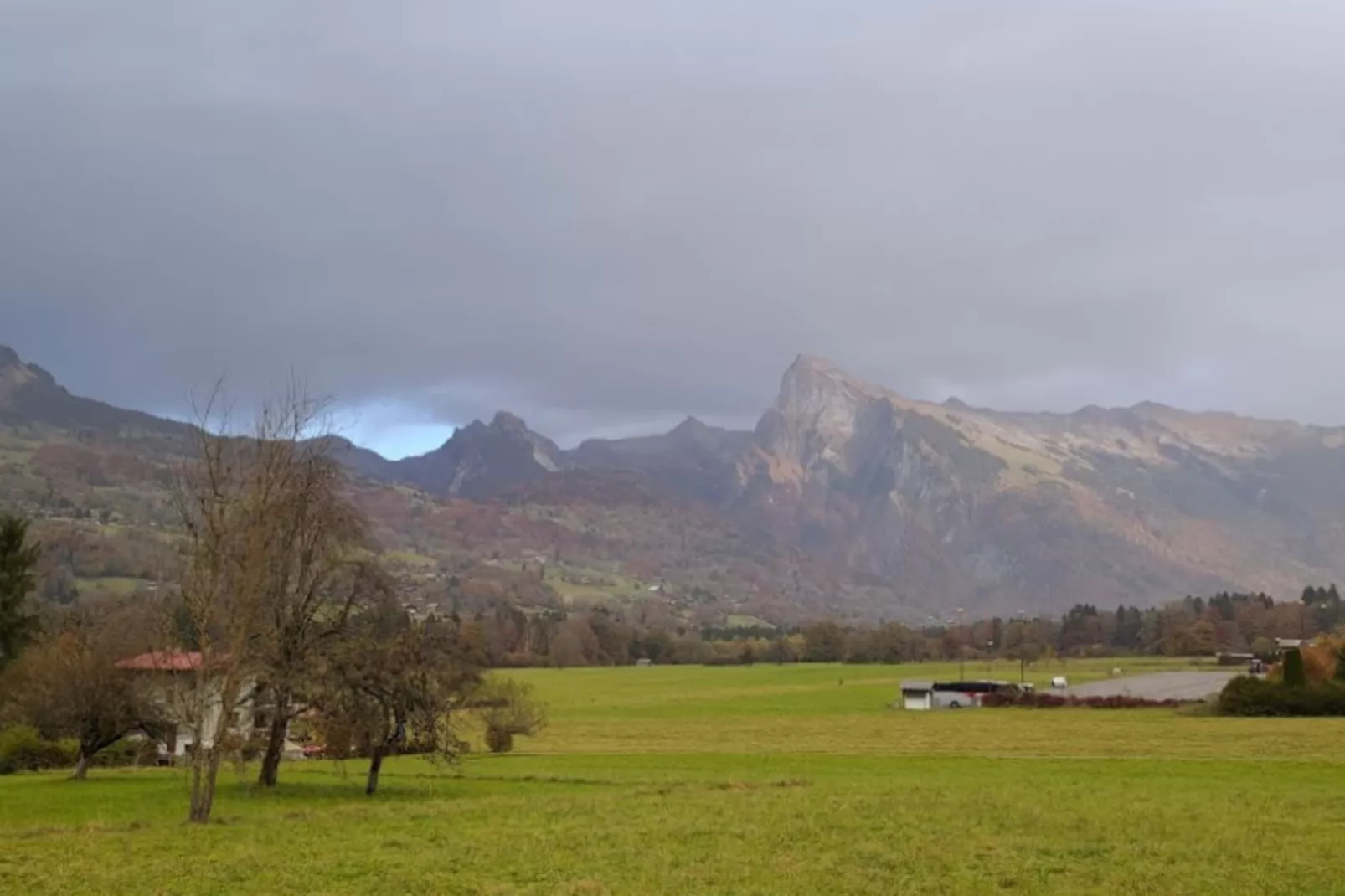 Résidence Niveoles Bat A-Buitenkant zomer