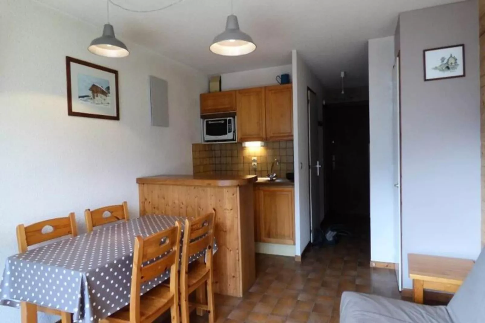 Résidence Valerianne-Buitenkant zomer