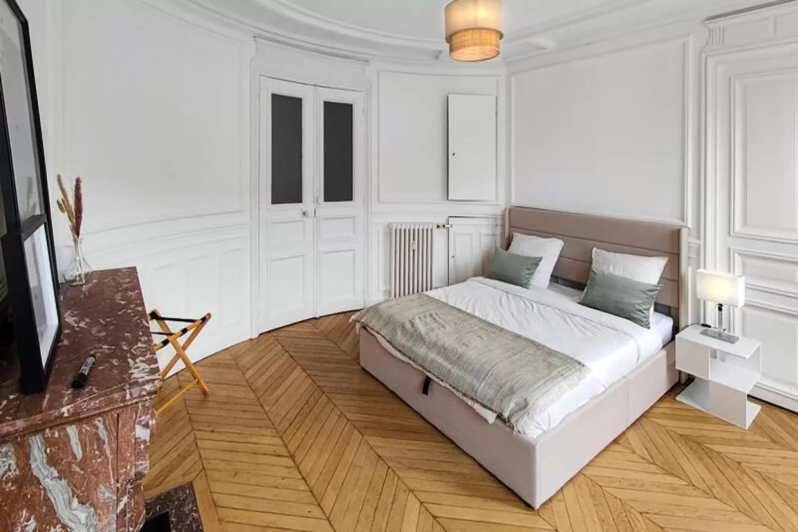 Appartement Refait &agrave; Neuf Dans Le Quartier Latin Paris 5e-Buitenkant zomer