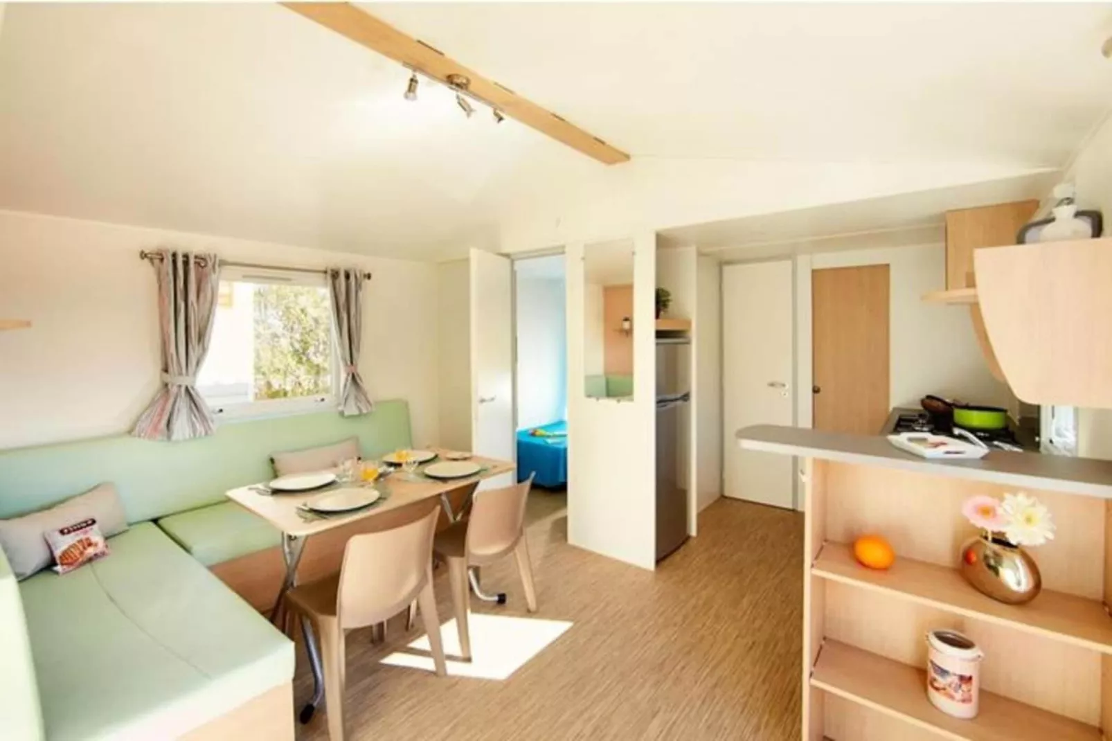 Mobil-home 4 pers. proche plage-Buitenkant zomer