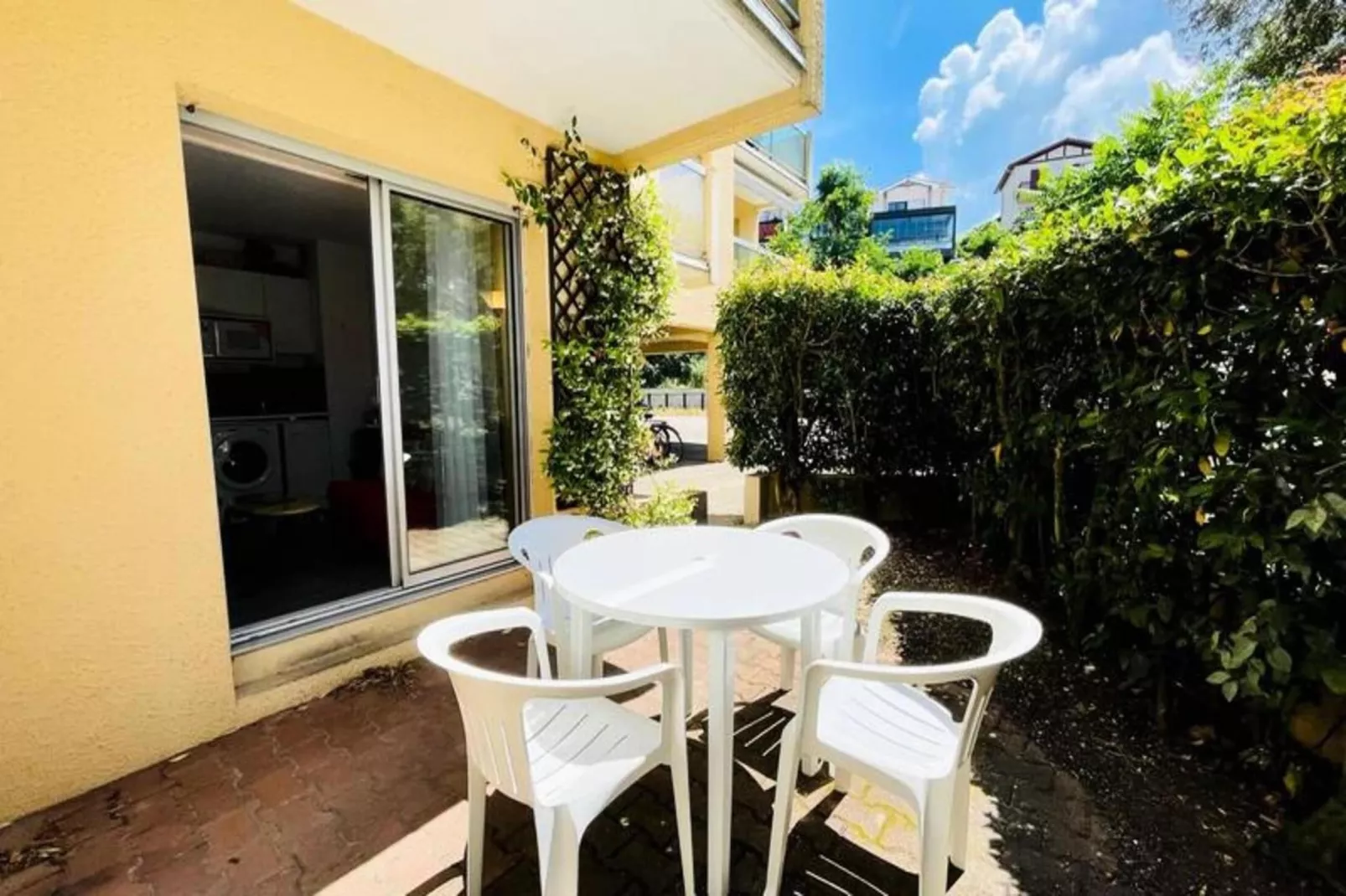 Résidence La Croisette-Buitenkant zomer