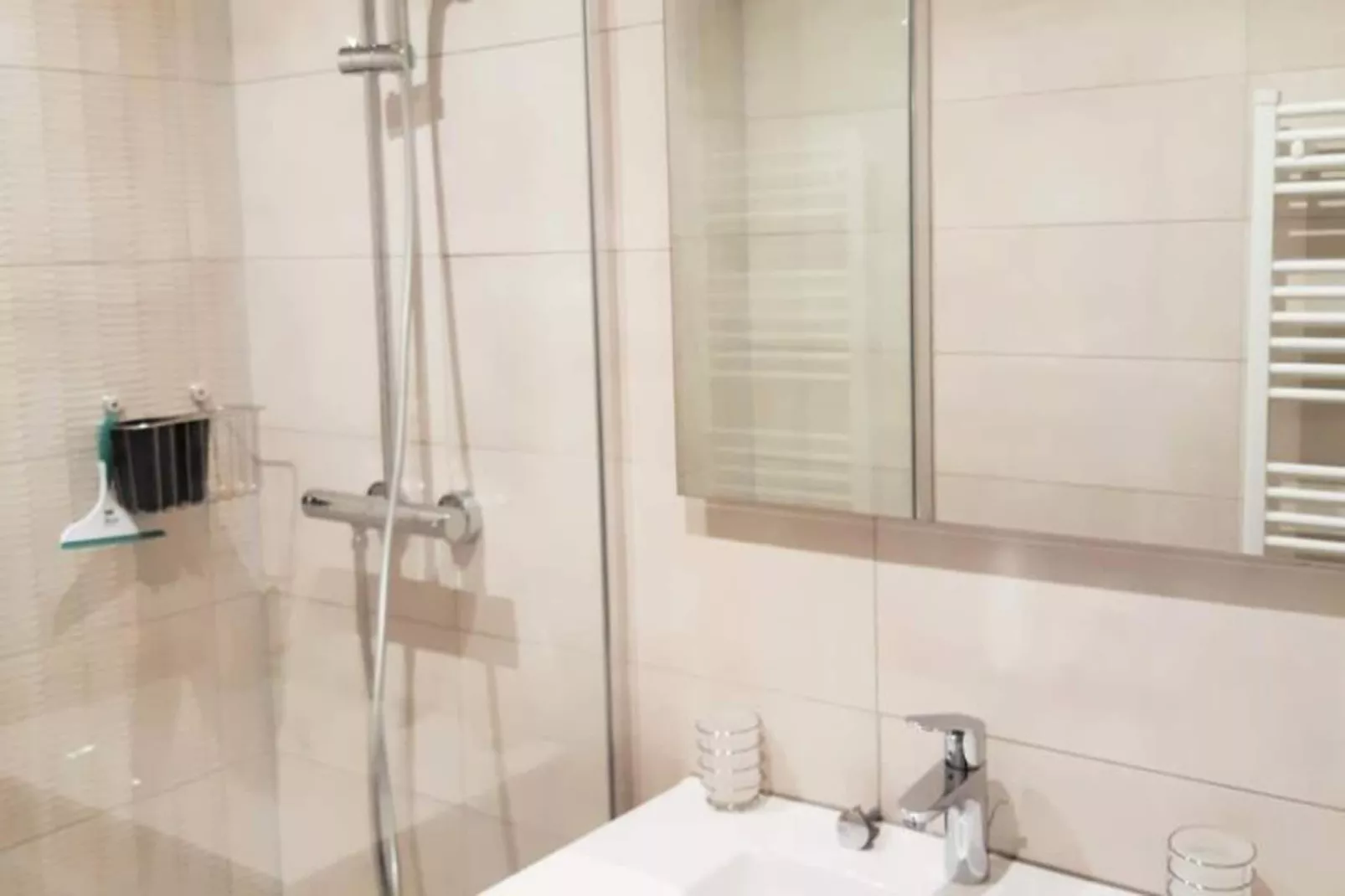 Résidence Prapelier-Badkamer