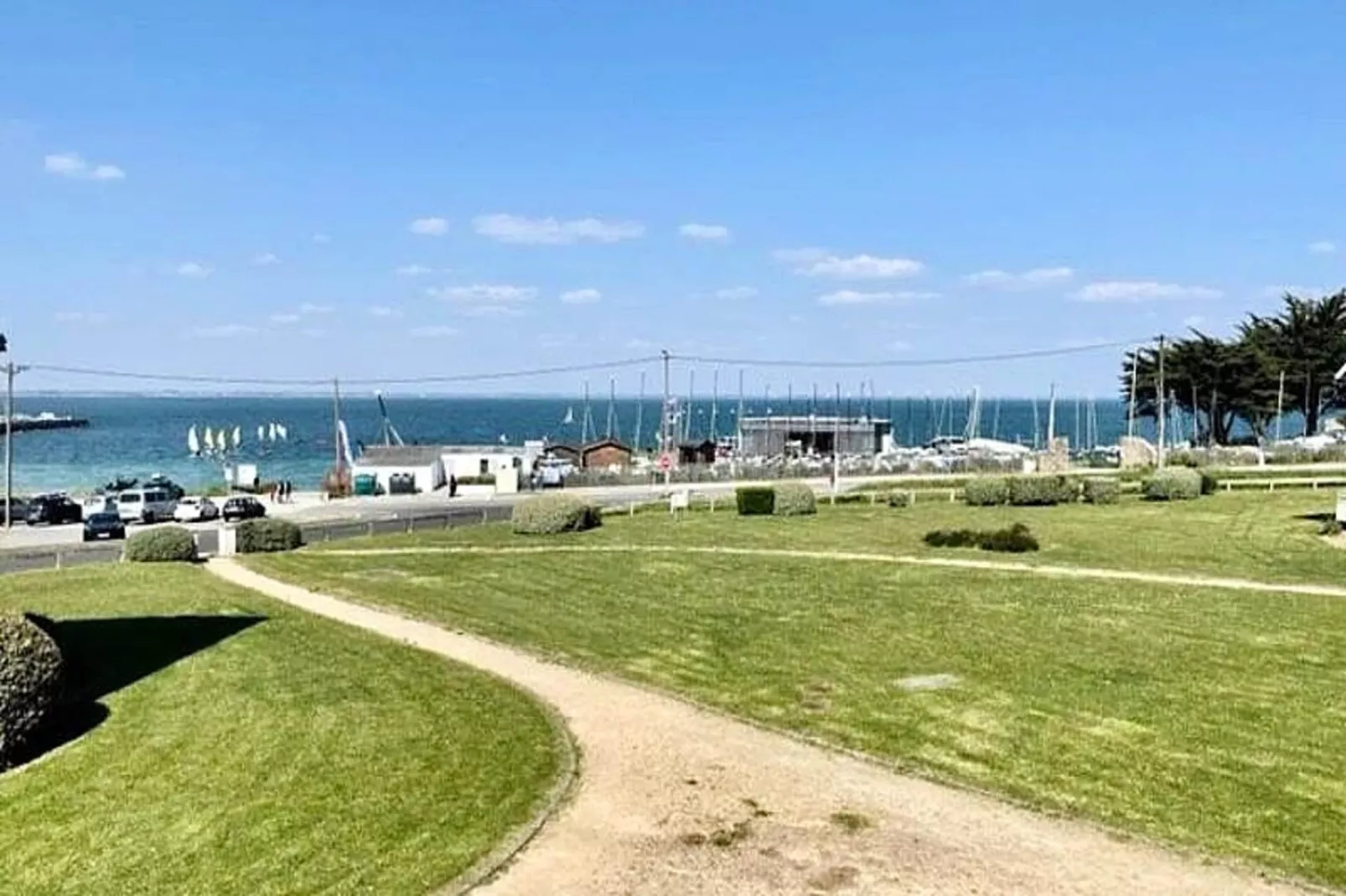 Résidence Adal D'arvor-Uitzicht zomer