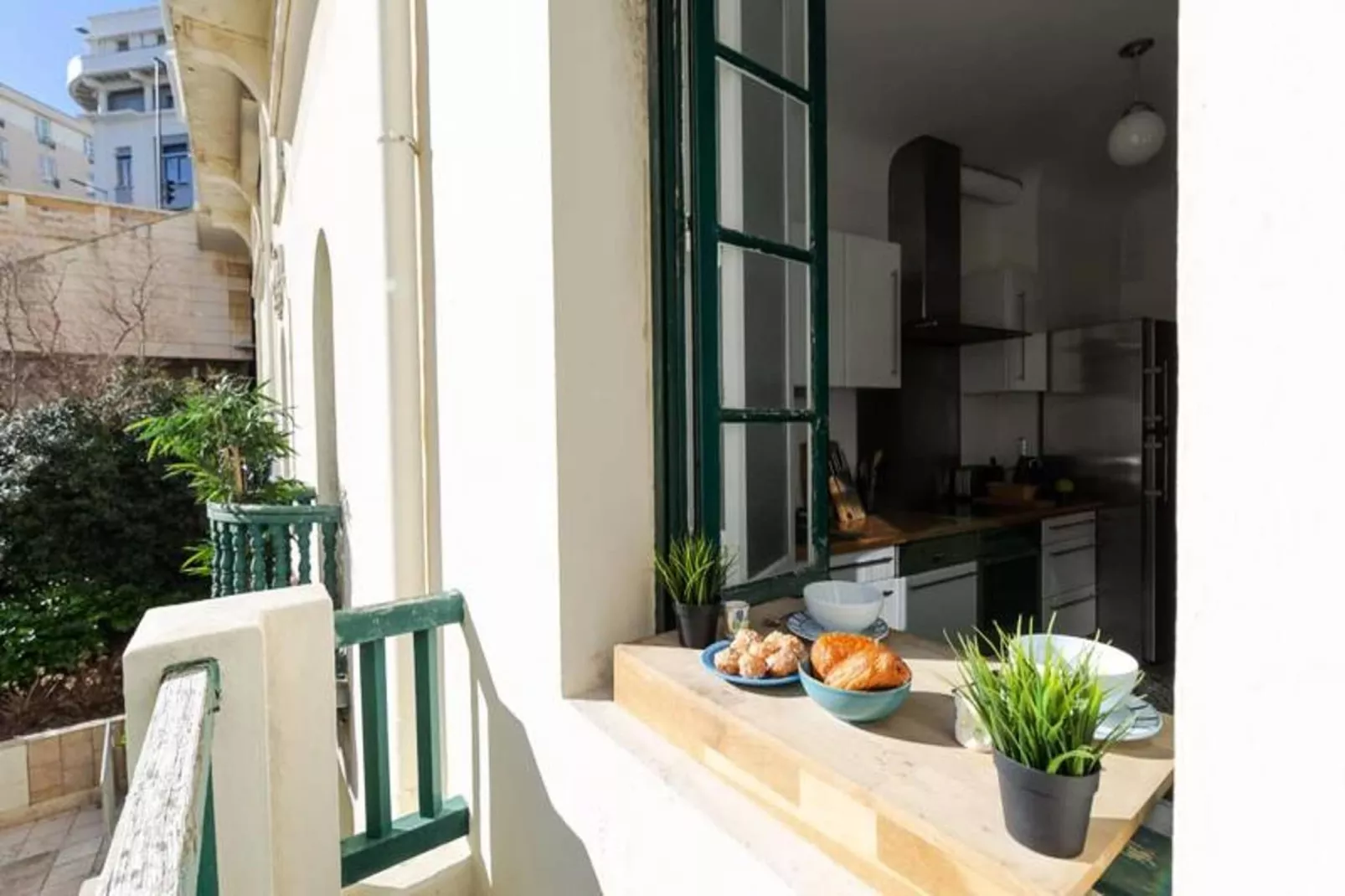 Appartement  Spacieux En Plein Centre-ville-Buitenkant zomer