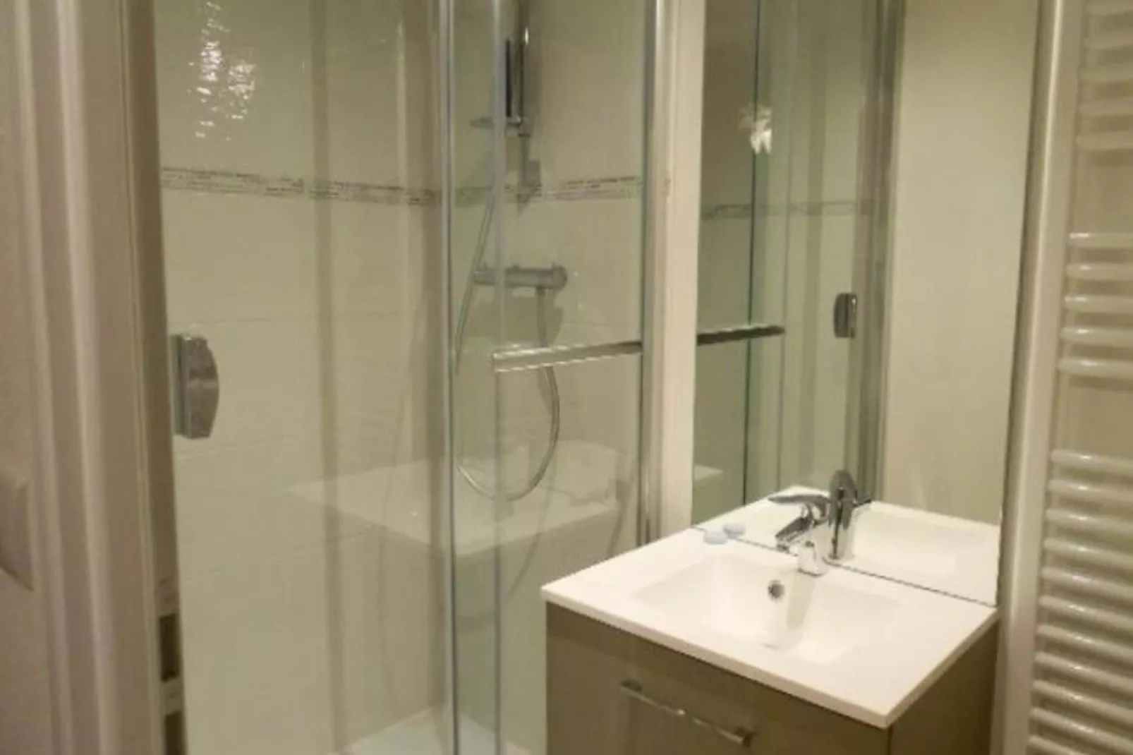 Résidence Le Grand Hotel-Badkamer