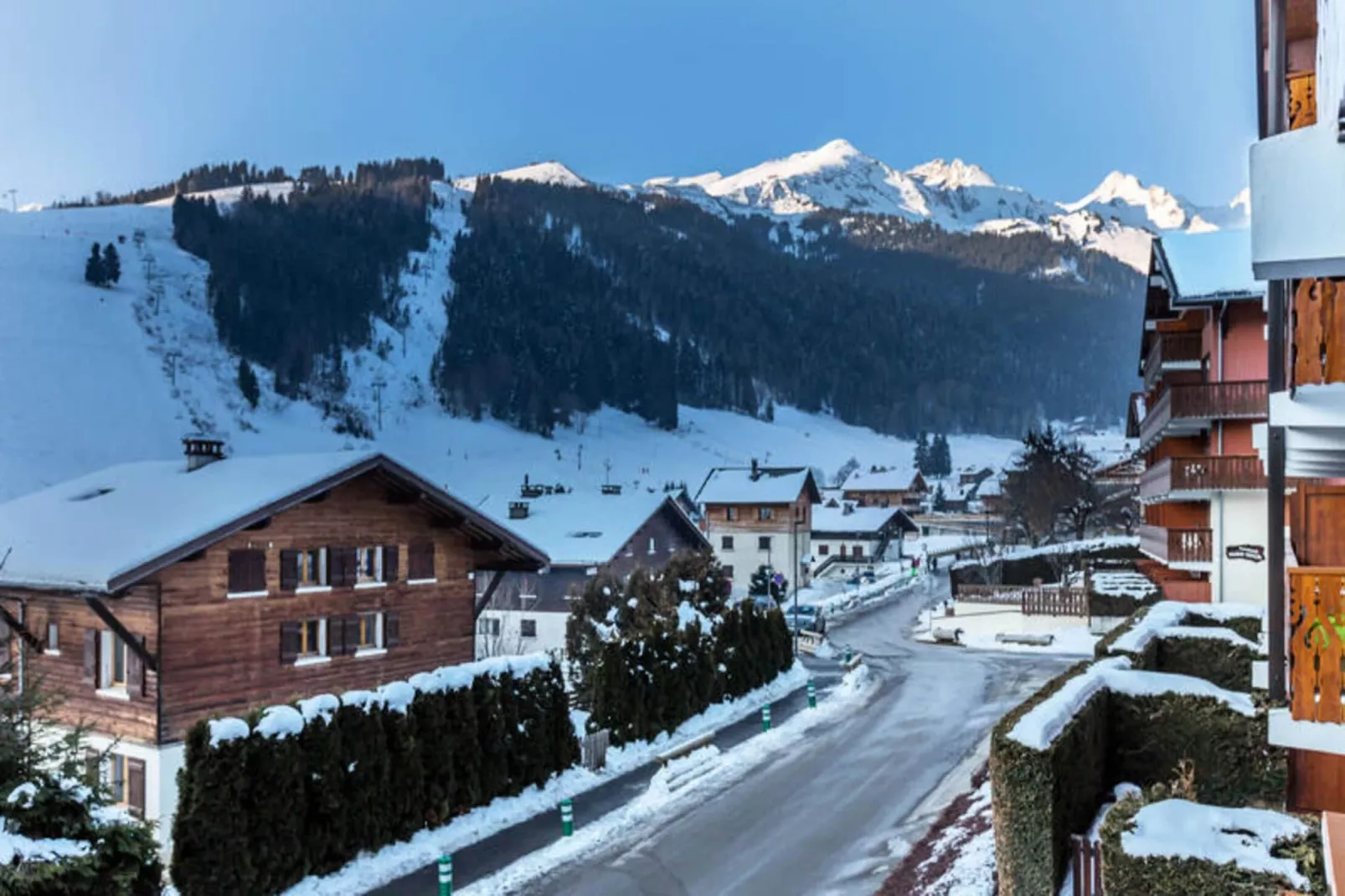 Résidence Domanial A-Buitenkant zomer