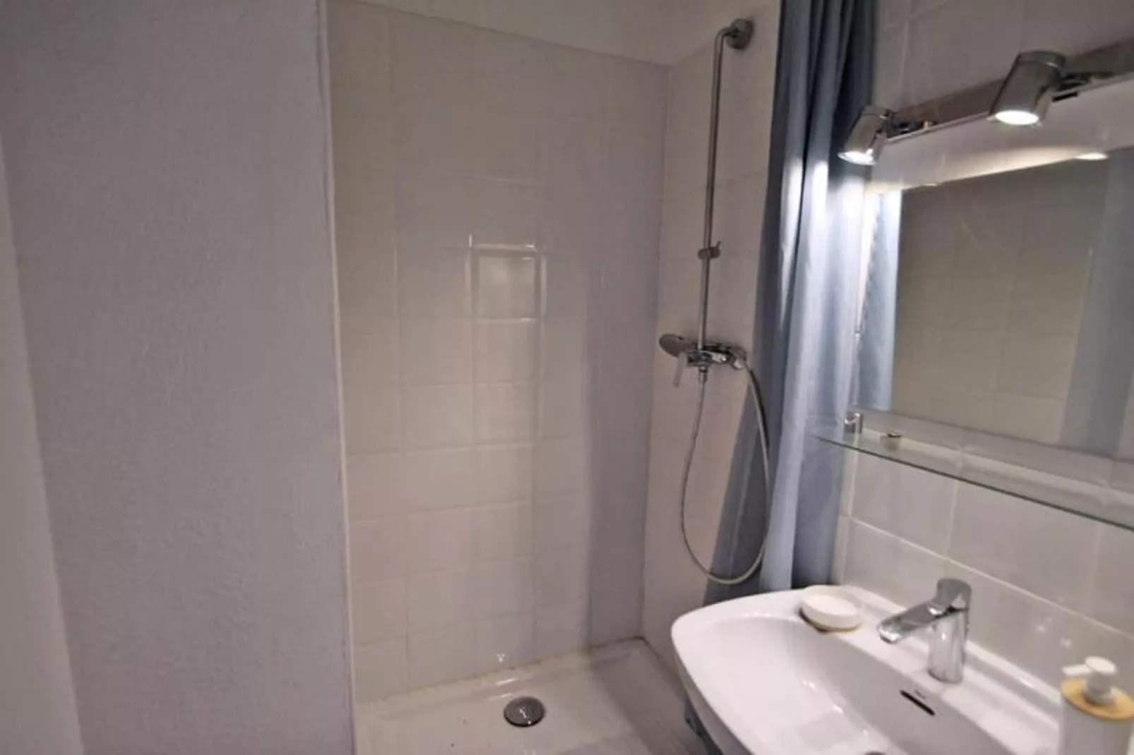 Résidence Les Boucanniers-Badkamer