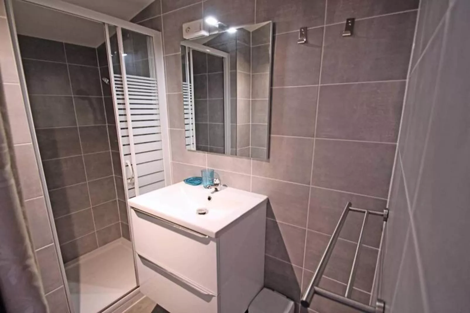 Résidence El Cantarello-Badkamer