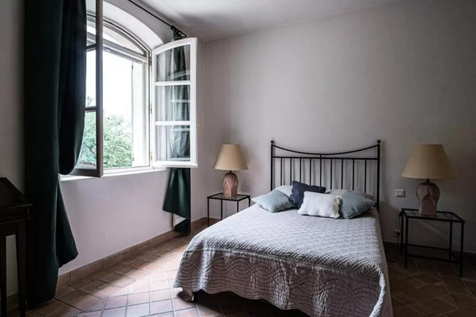 Propri&eacute;t&eacute; D'exception Au Coeur Du Luberon-Image-tags.