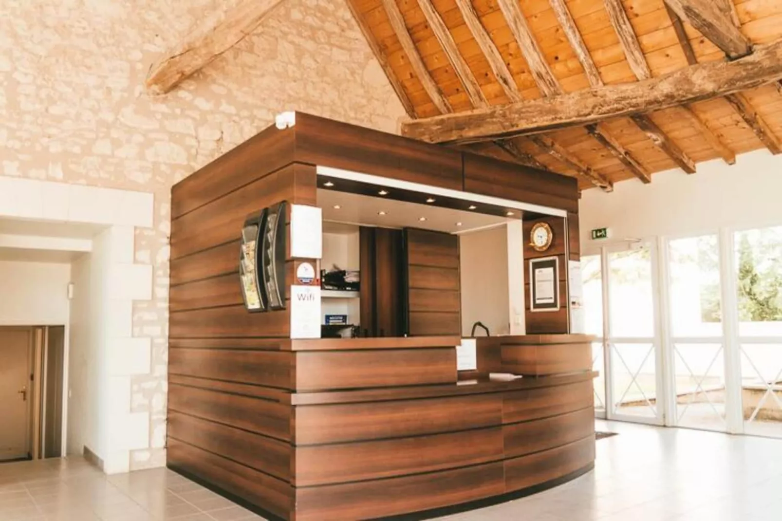 Appart'Hotel La Roche-Posay - Buitenkant zomer