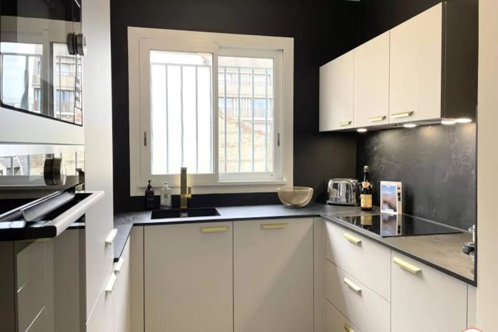 🌟 L'el&eacute;gance - Vue D&eacute;gag&eacute;e - Balcon - Parking-Image-tags.