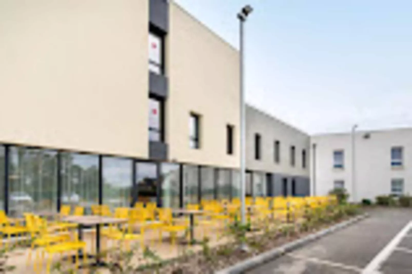 Résidence Regates-Buitenkant zomer