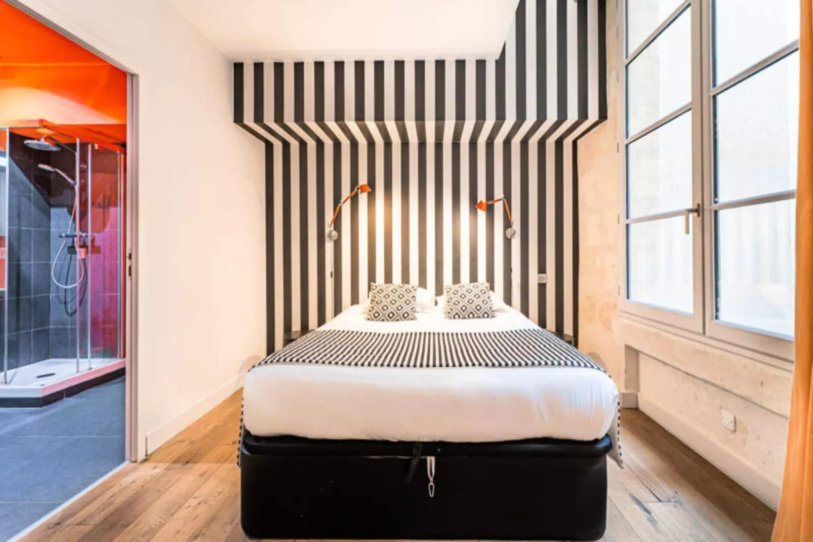 Magnifique Appartement 2 Chambres Avec Terrasse-Buitenkant zomer