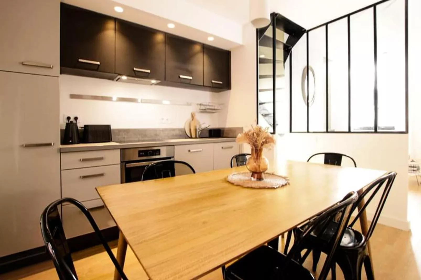 Superbe Maison Au Coeur De La Ville &agrave; Deux Pas De La C&ocirc;te Des Basques-Eetkamer