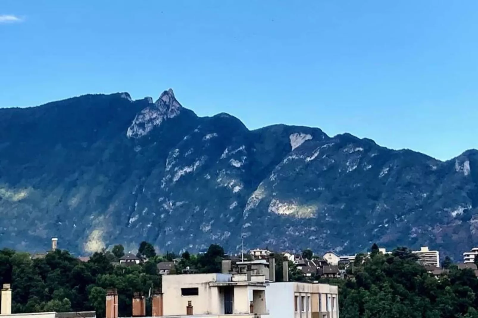 Résidence Le Constellation-Uitzicht zomer