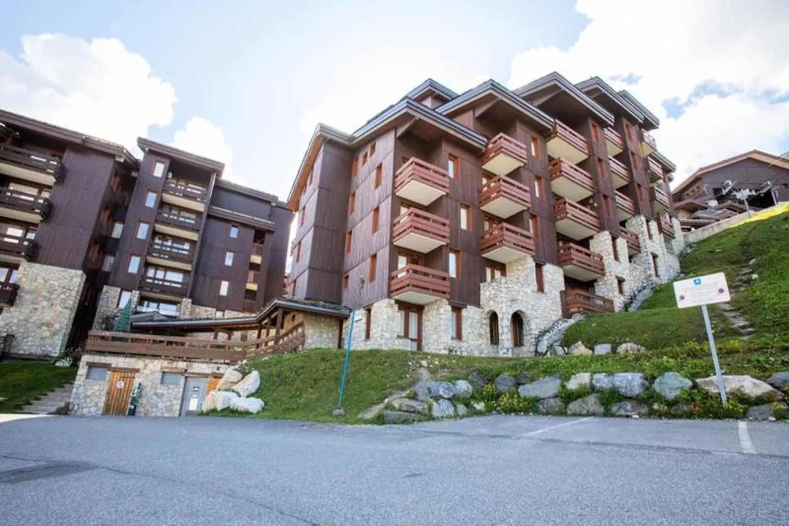 Résidence Les Chalets des Arolles - maeva Home-Buitenkant zomer