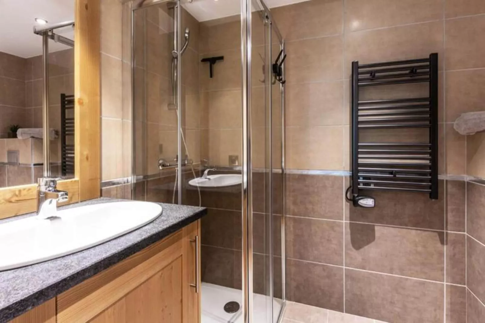 Résidence La Grange Aux Fees-Badkamer