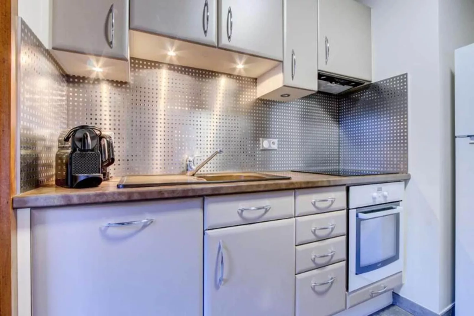 Résidence L'outo-Buitenkant zomer