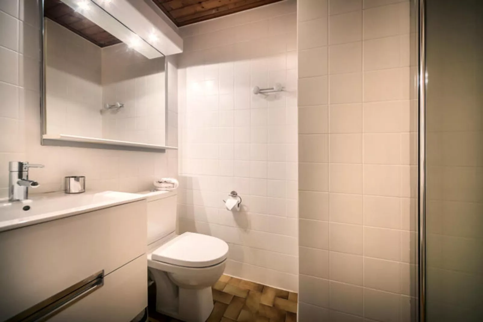 Résidence Morzna-Badkamer