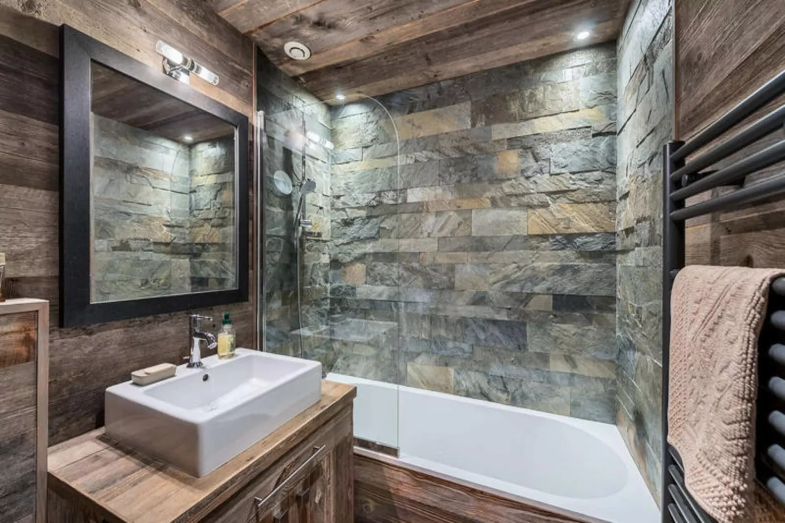 Résidence Amethyste-Badkamer