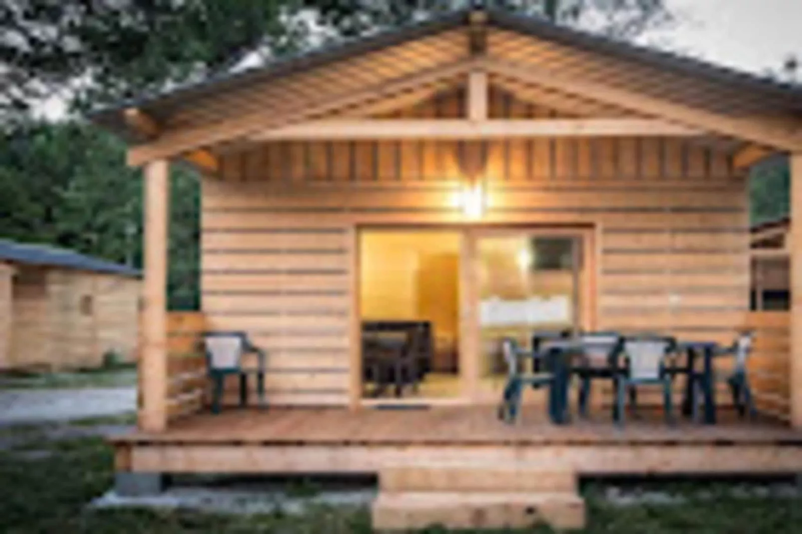 Résidence Les Loges-Buitenkant zomer