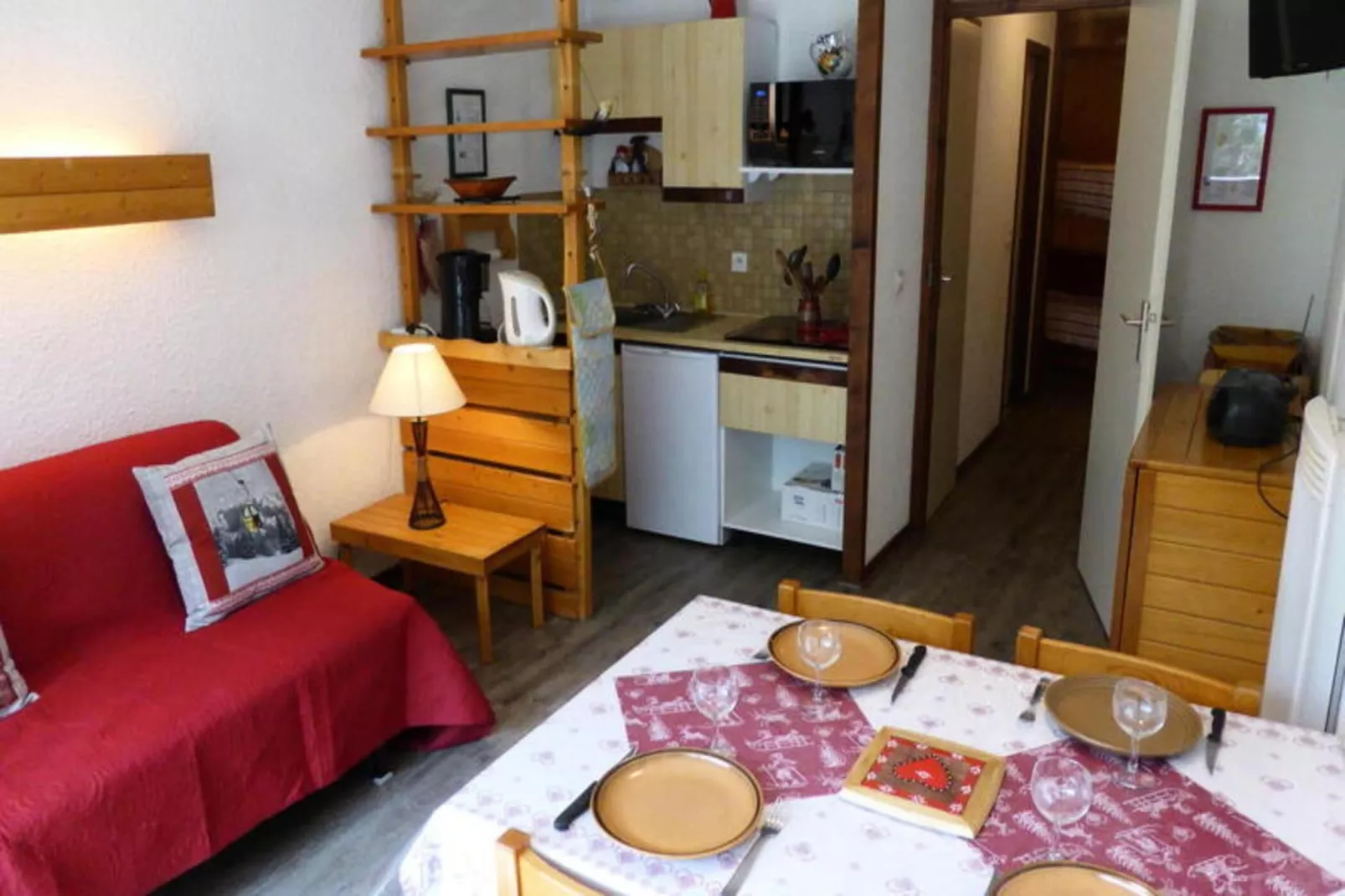 Résidence Le Brulaz-Buitenkant zomer