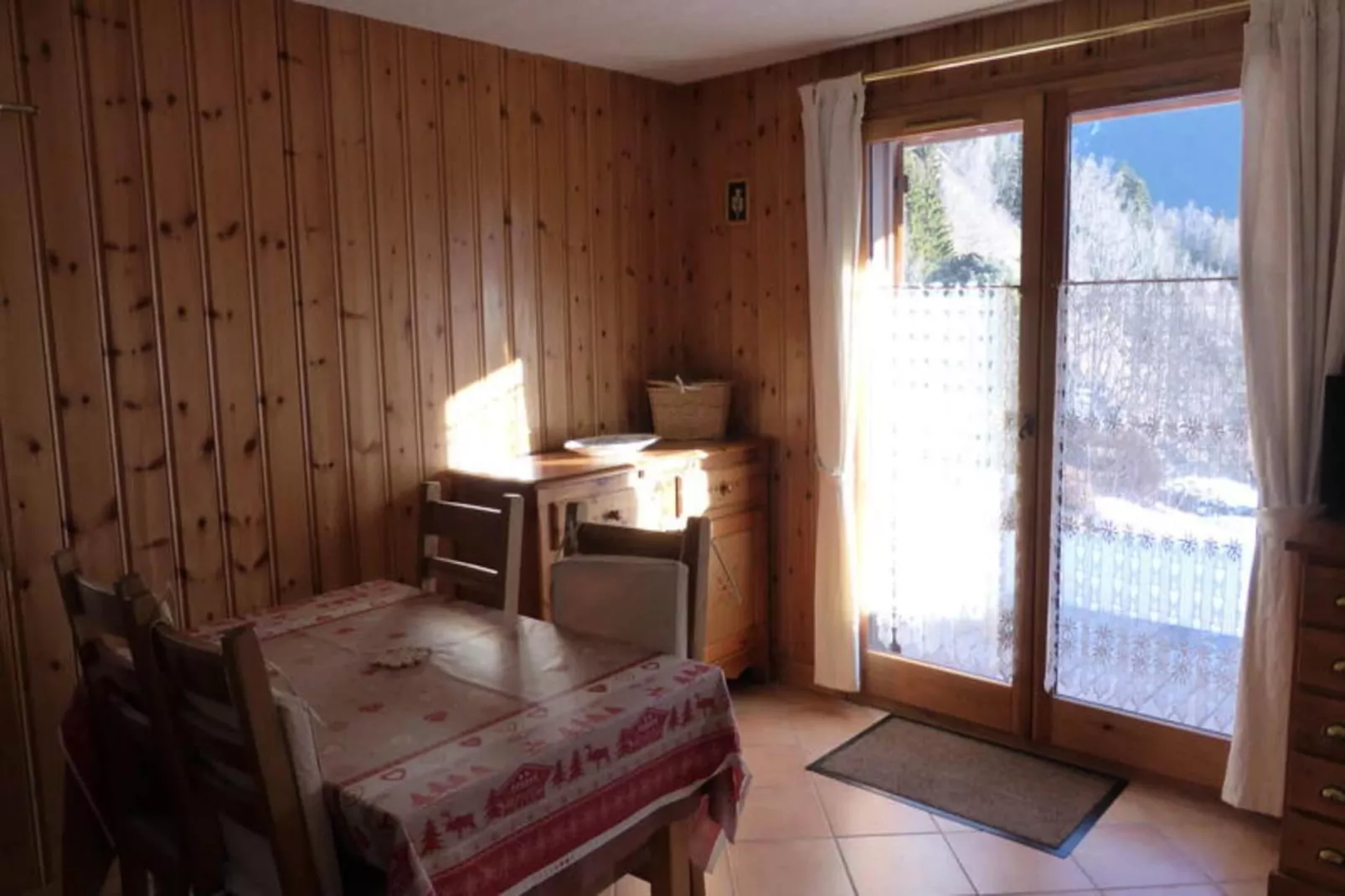 Résidence Les Carlines-Buitenkant zomer