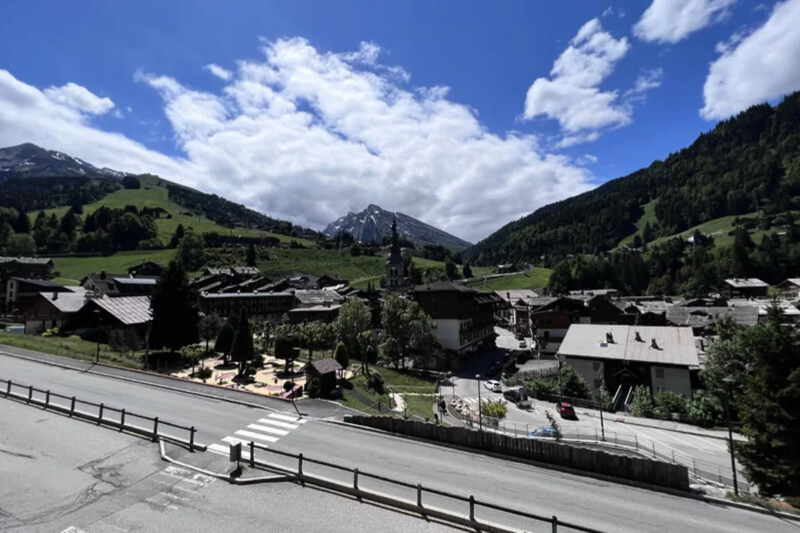 Appartements à La Clusaz-Buitenkant zomer