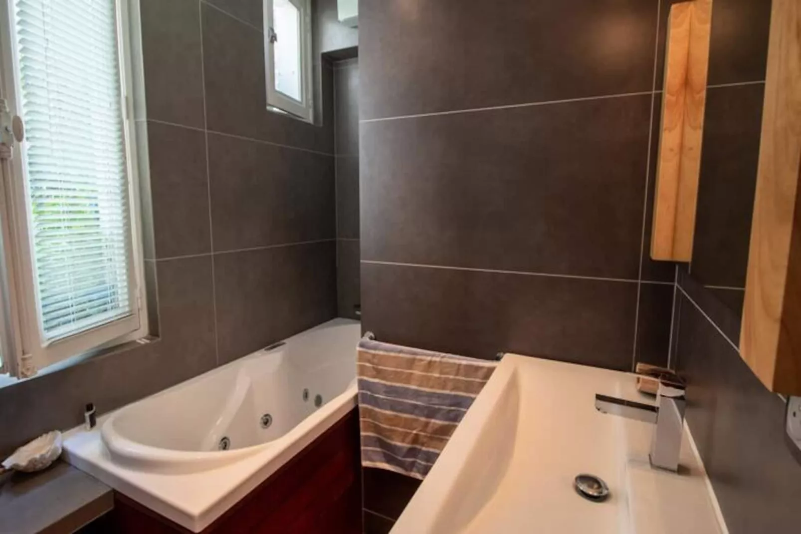 Maison Et Jardin &agrave; Paris-Image-tags.