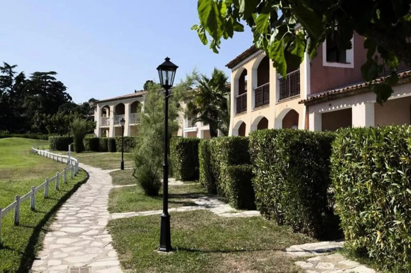 Résidence Les Parcs de Grimaud - maeva Home-Buitenkant zomer