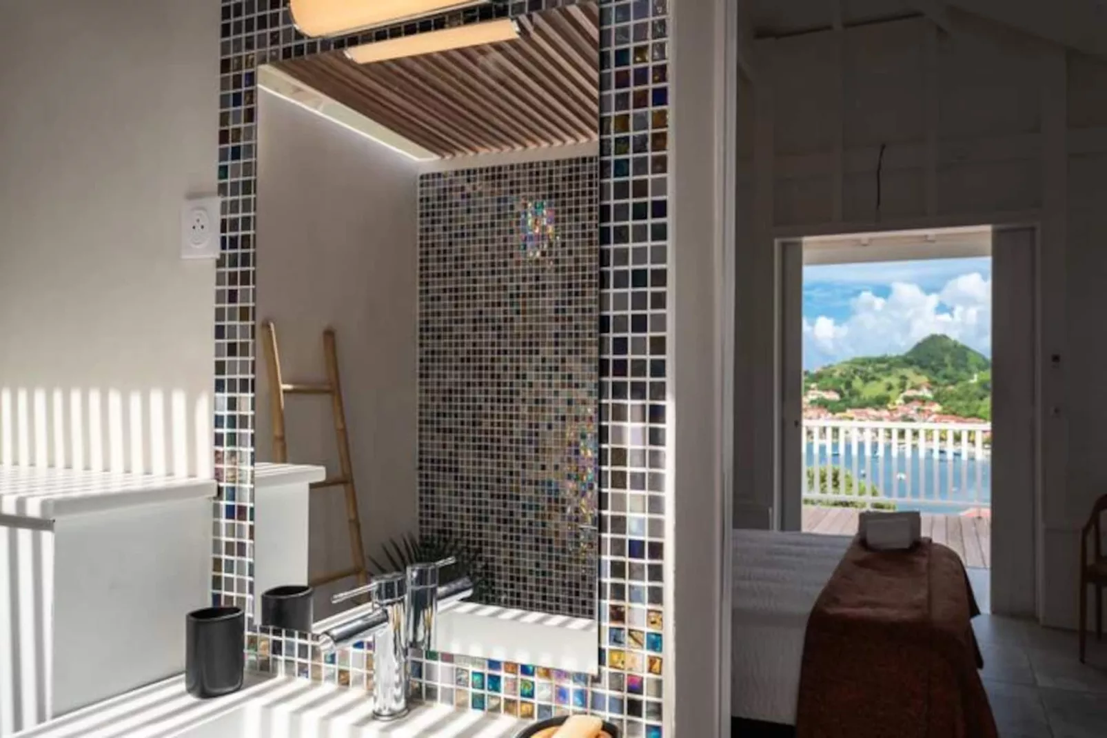 Villa Rackam-Image-tags.