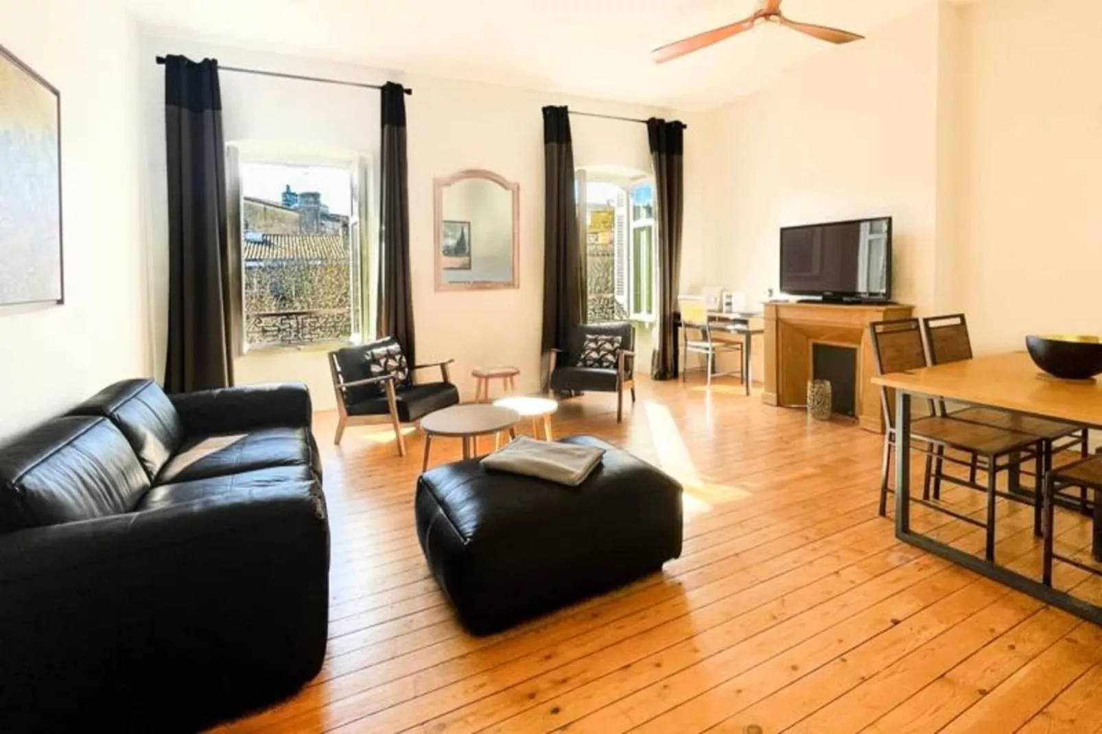 Magnifique Et Lumineux T3 De Charme Aux Quinconces Id&eacute;al Pour 4 Personnes-Buitenkant zomer