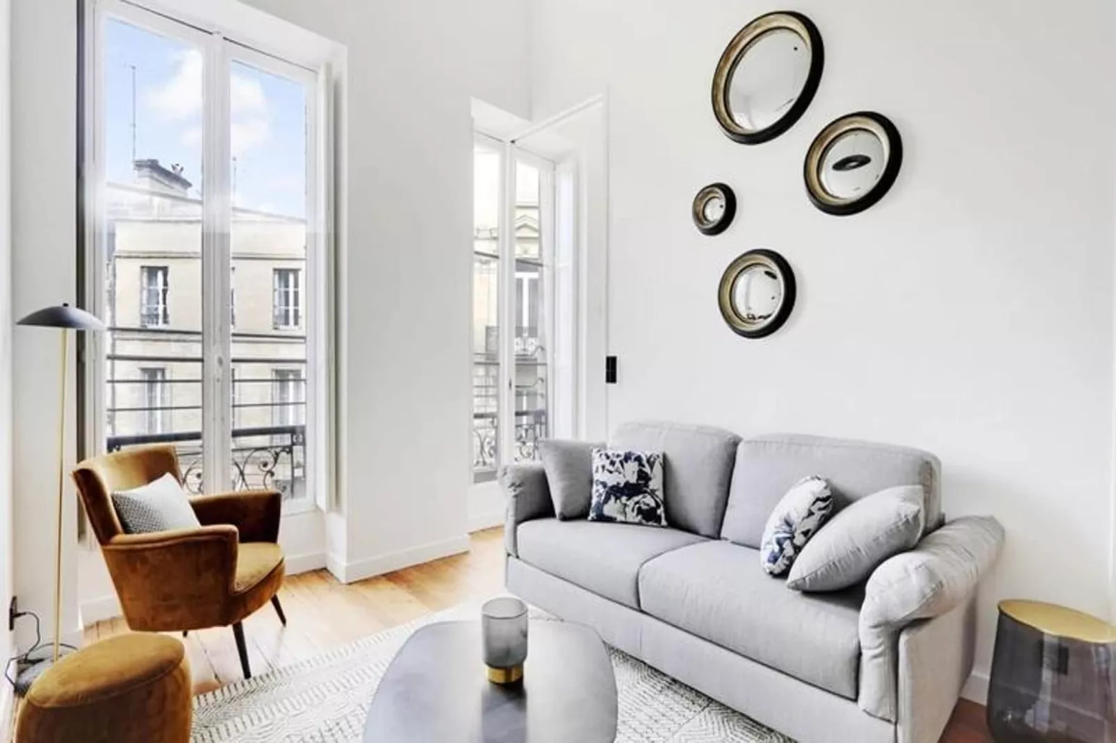 Maison Labruy&egrave;re - Suite Aviau-Buitenkant zomer