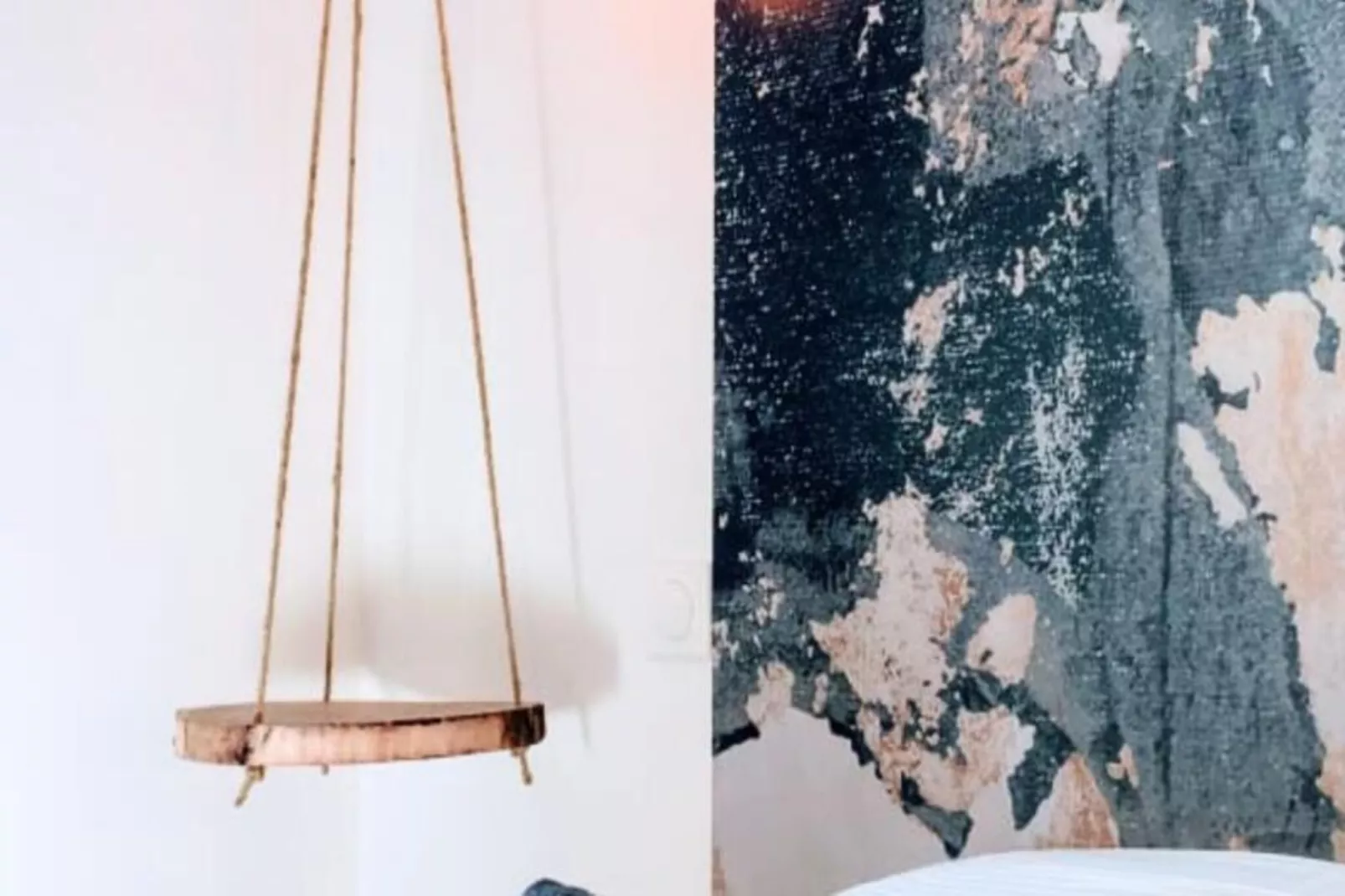 Les Toits De Sainte Ursule-Image-tags.