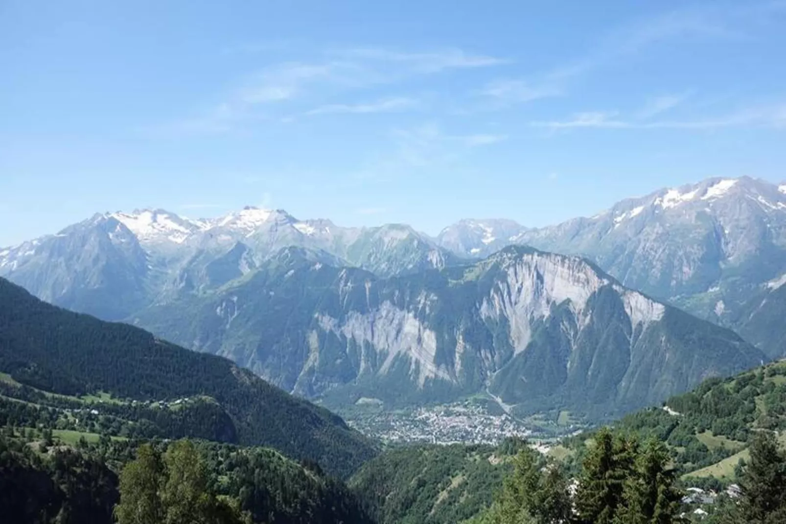 Résidence Solaires-Uitzicht zomer