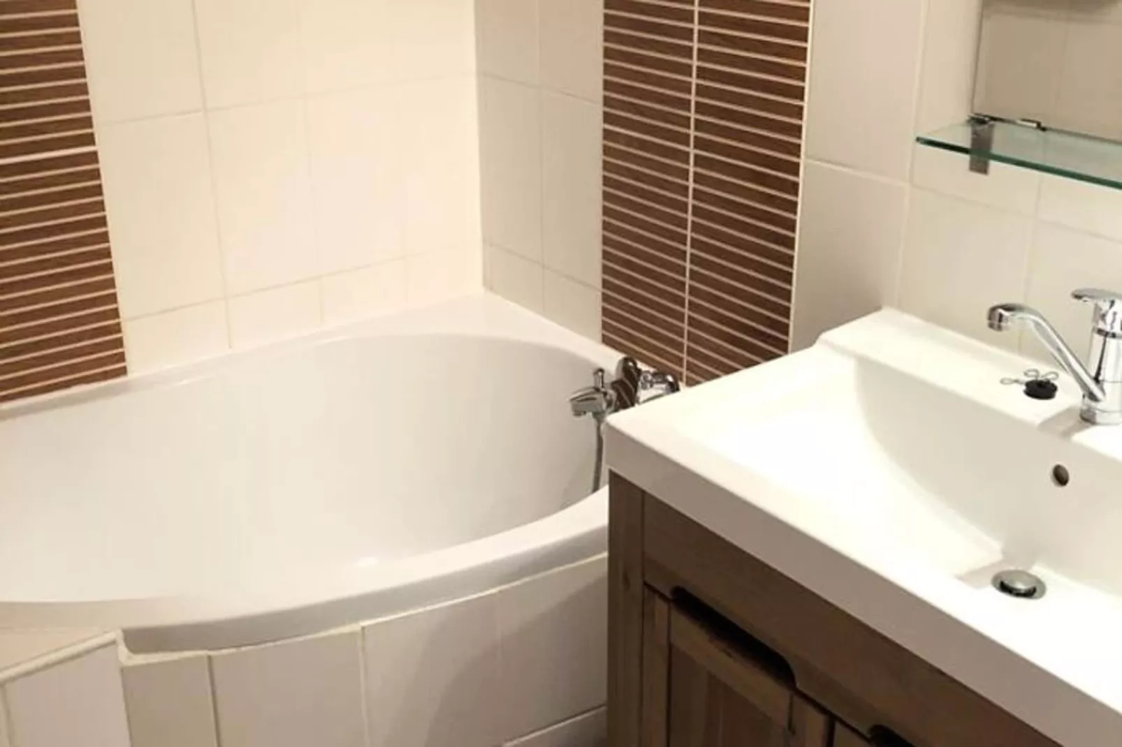 Résidence Saint Bernard-Badkamer