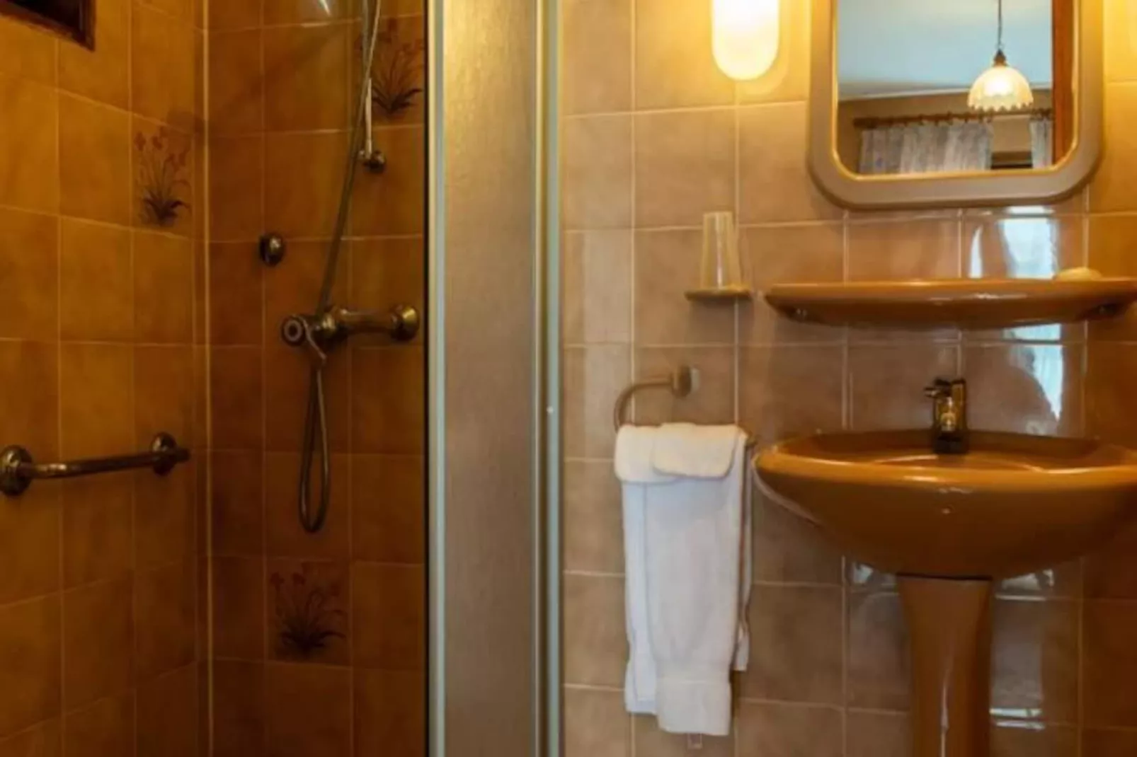 Gîte de France Bon aubrac pour 12 personnes 2 épis-Image-tags.