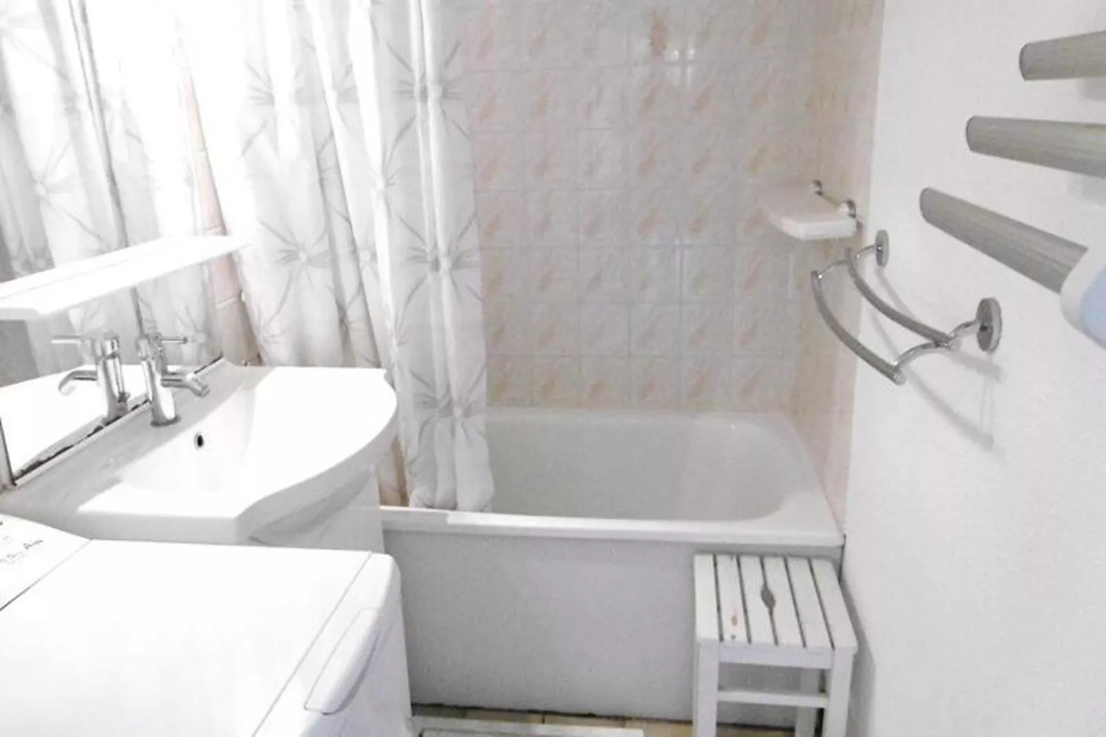 Résidence Duguay Trouin-Badkamer