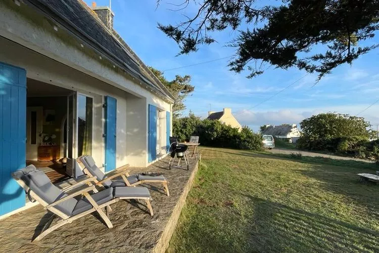 Holiday home Plozévet-Buitenkant zomer