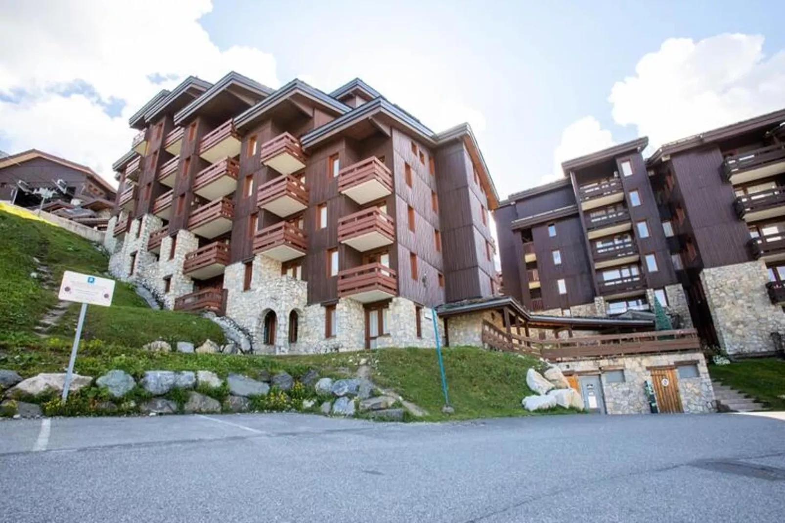 Résidence Les Chalets des Arolles - maeva Home-Buitenkant zomer