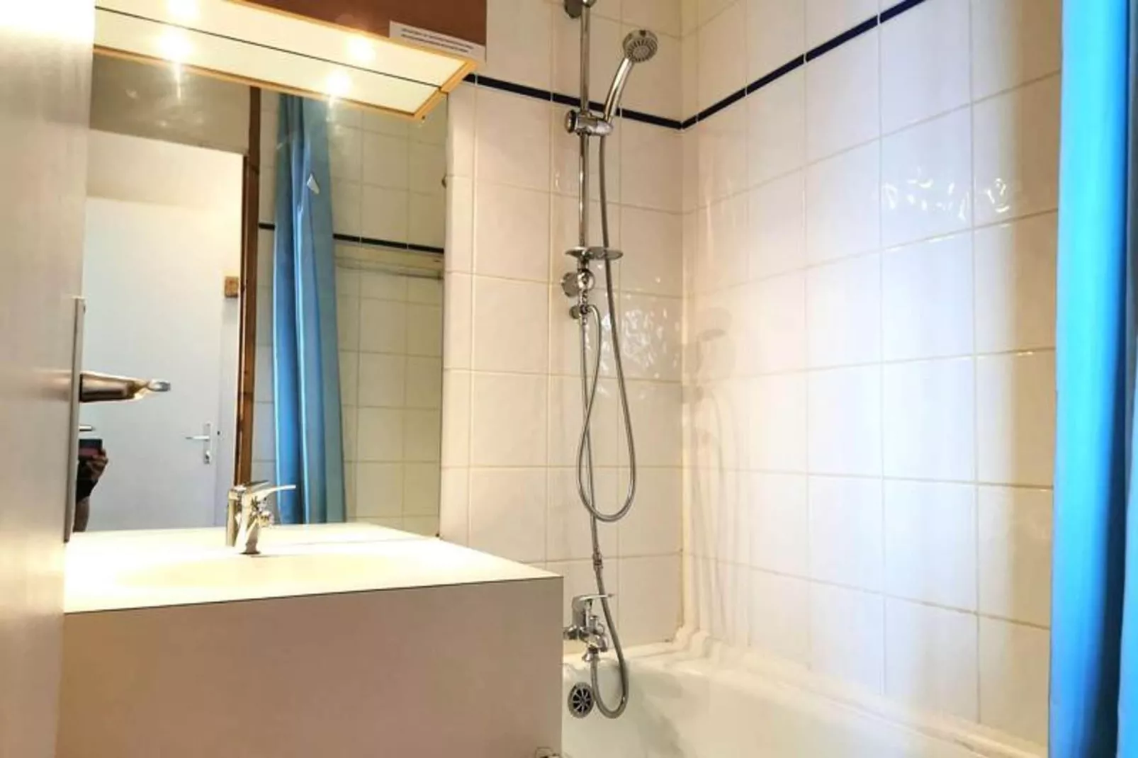 Résidence Clairiere-Badkamer