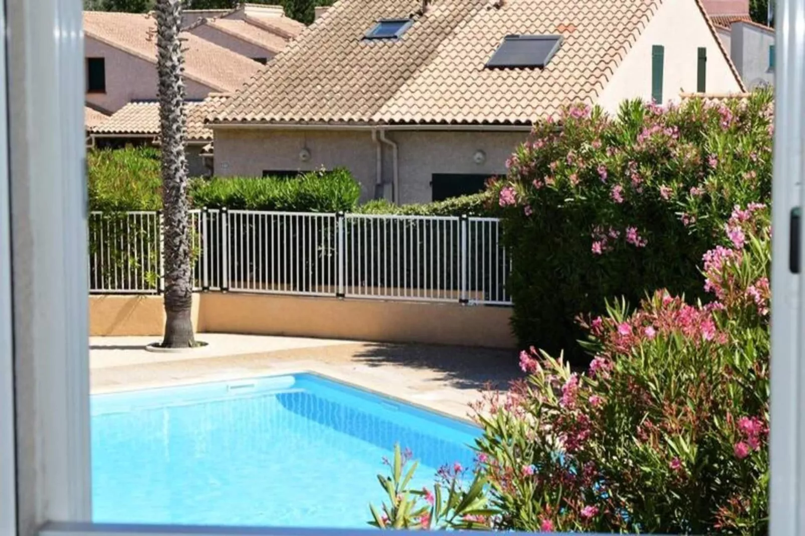 Résidence Archeboc-Buitenkant zomer