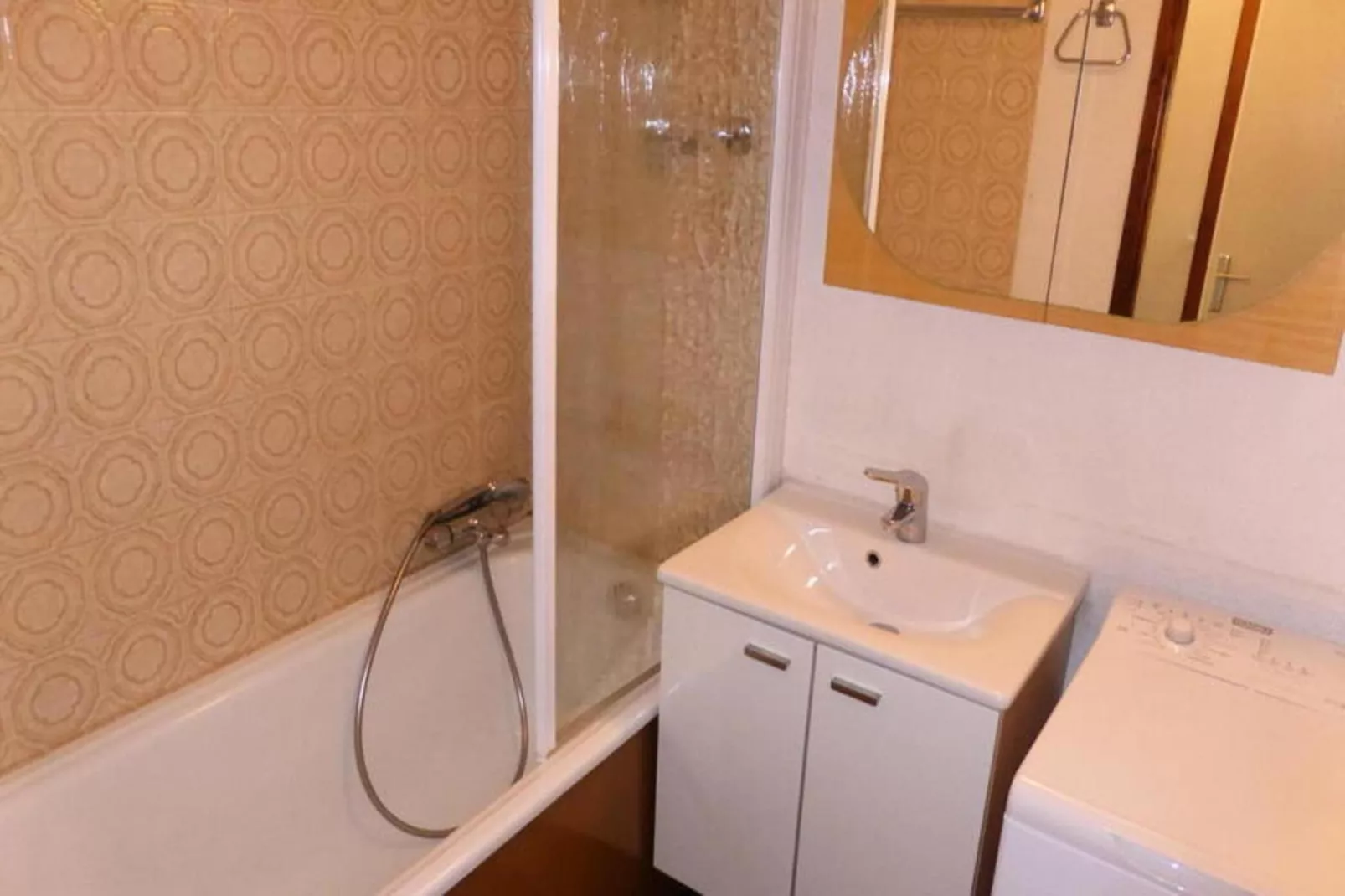 Résidence Le Brulaz-Buitenkant zomer