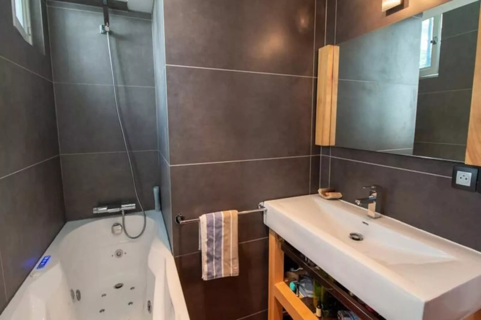 Maison Et Jardin &agrave; Paris-Image-tags.