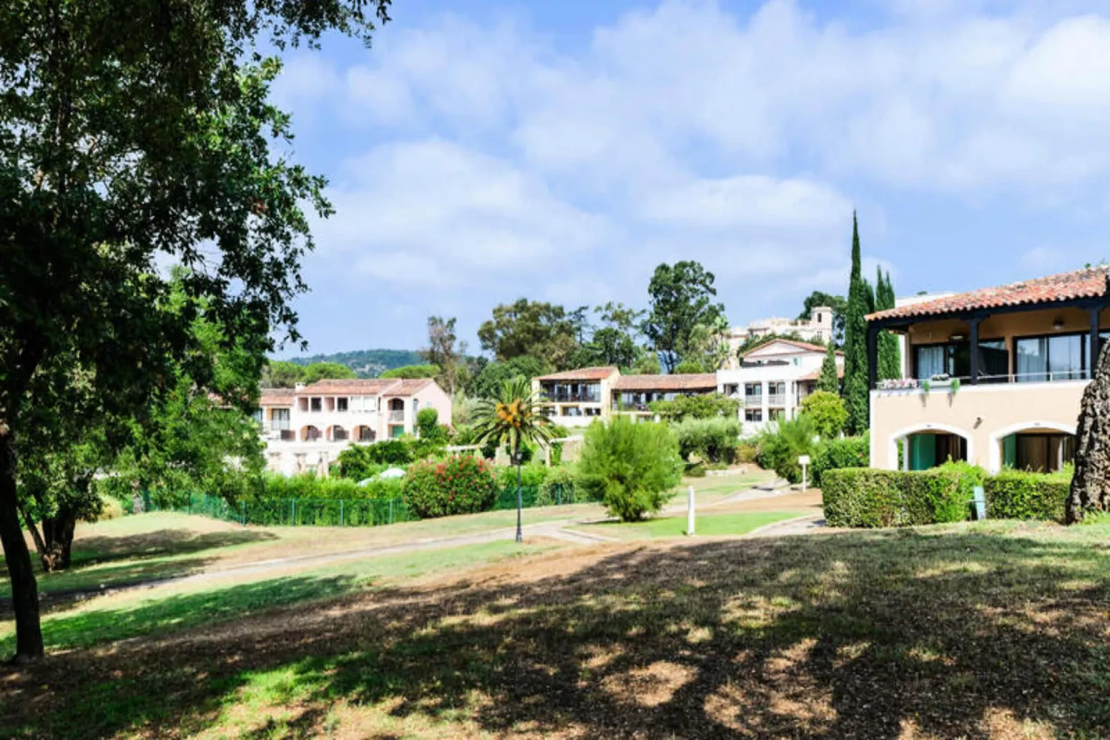 Résidence Les Parcs de Grimaud - maeva Home-Buitenkant zomer