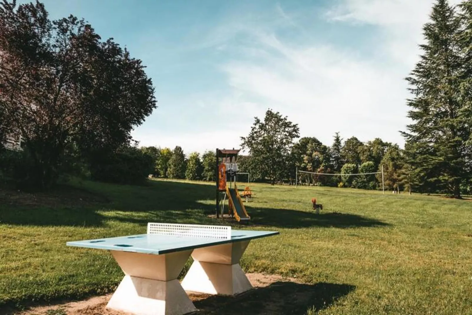 Appart'Hotel La Roche-Posay - Buitenkant zomer