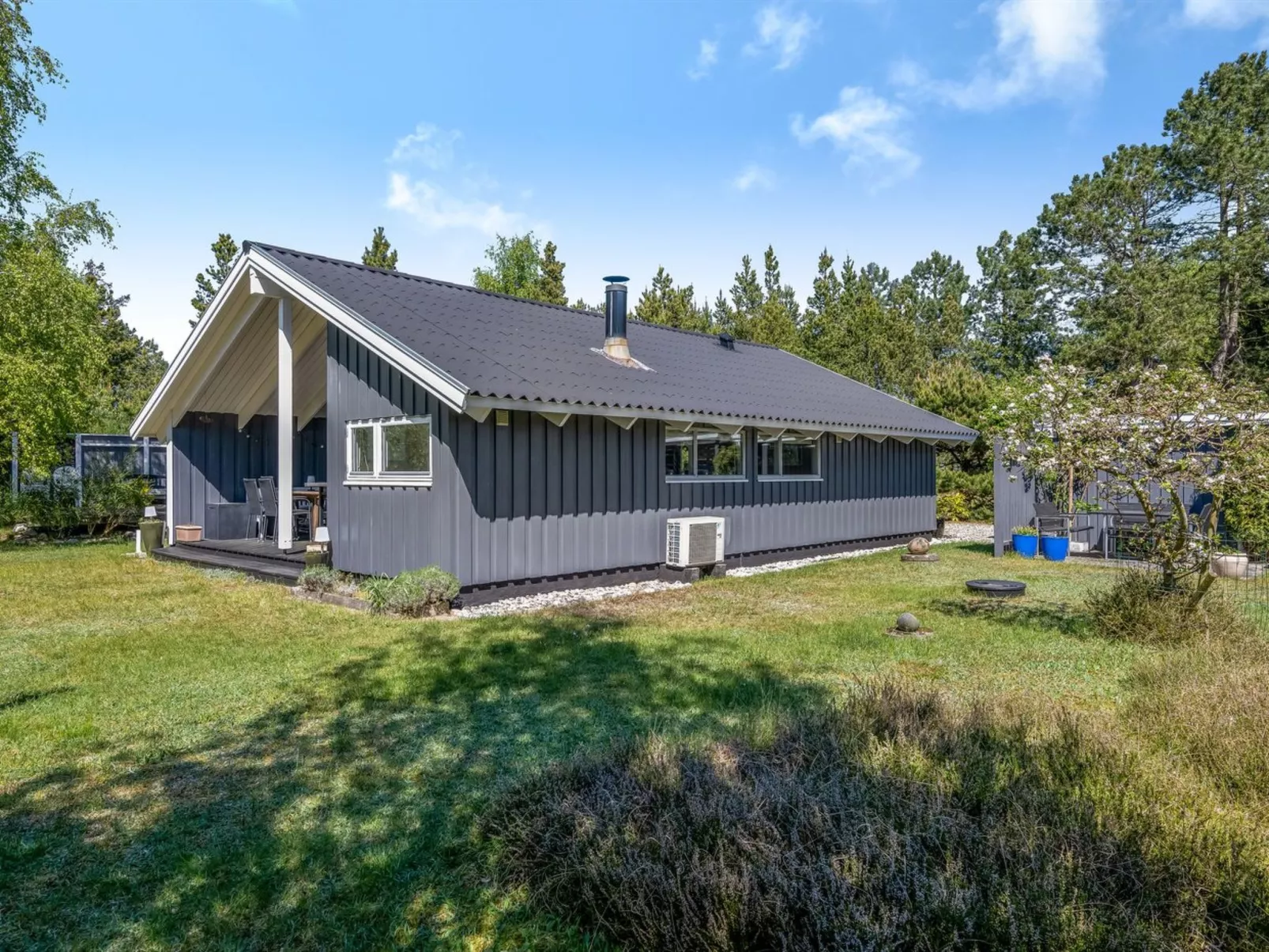 "Elba" - 275m to the fjord-Buiten