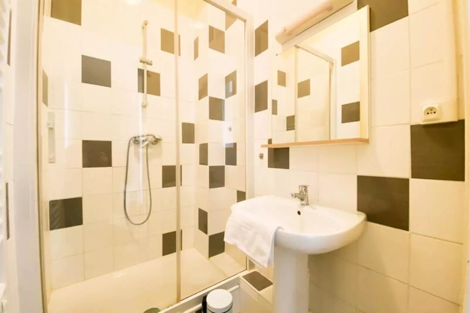 Le Berri'appart | T3 Tout &eacute;quip&eacute; | Tramway, Gare 🚡-Badkamer