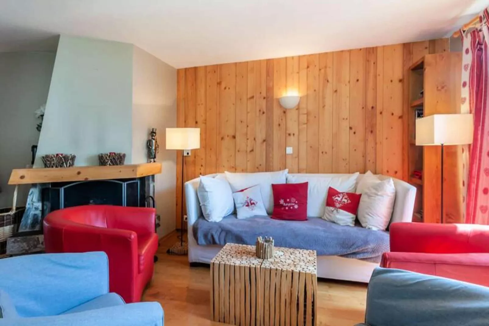 Résidence La  Ploche-Eetkamer